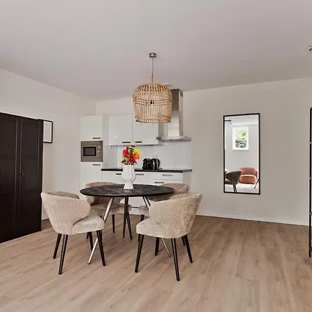 شقة Cozy & Location! *