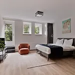 아파트 Cozy & Location!