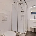 아파트 Cozy & Location! *